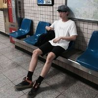 清茶一杯的悠然心境与2025年潮流展望